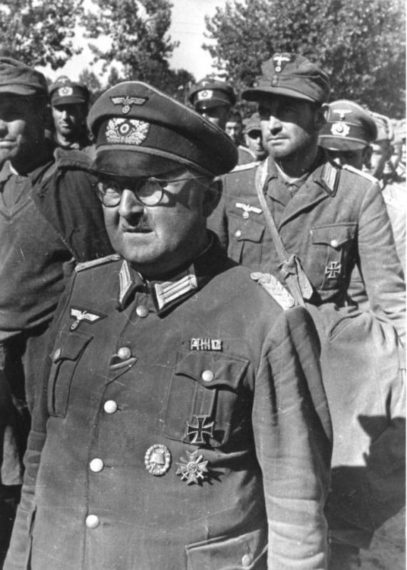 16 августа 1944. Марш пленных фашистов в Киеве 16 августа 1944. Марш пленных фашистов в Киеве