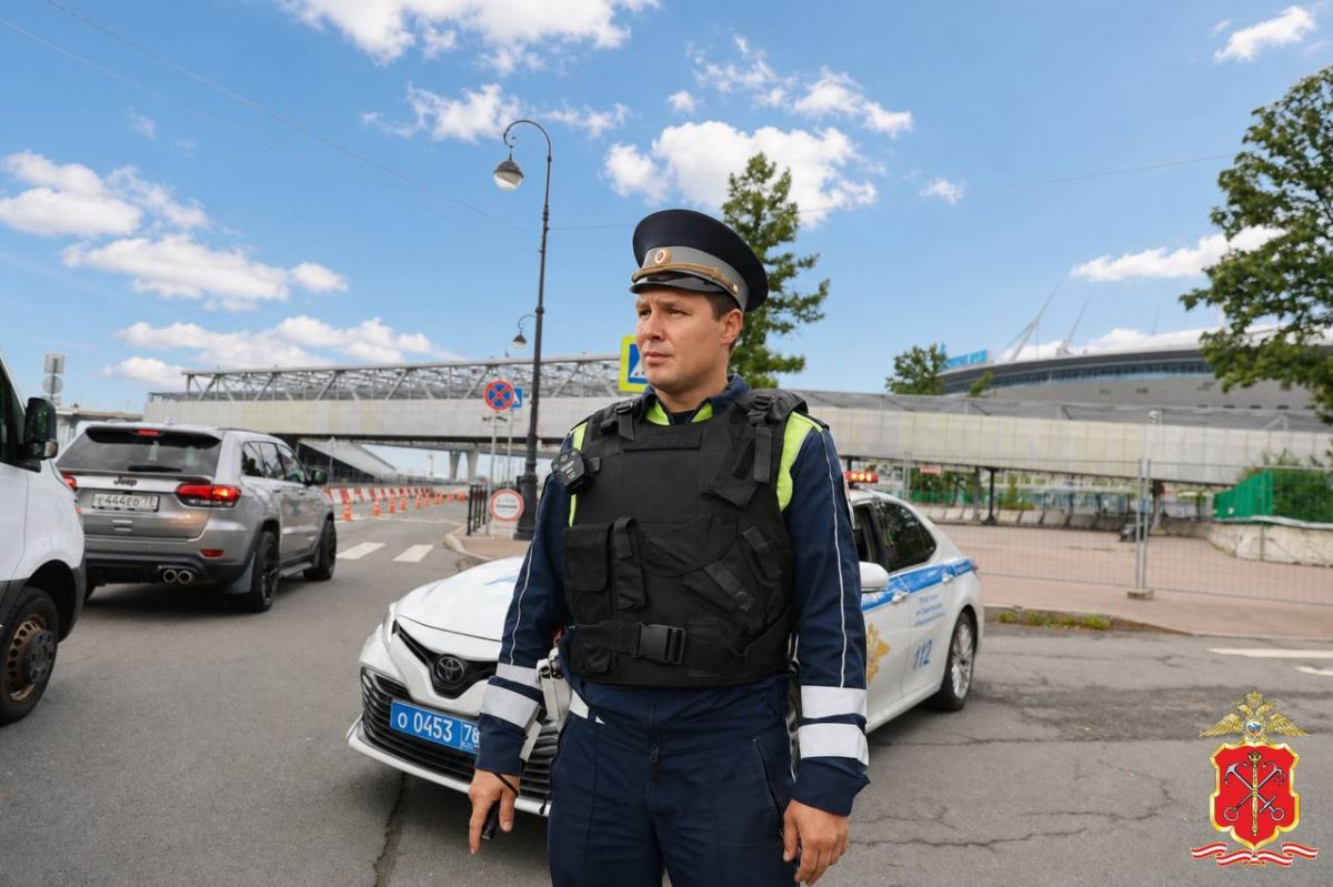 Петербургская полиция обеспечила общественный порядок во время проведения футбольного матча «Зенит»–«Динамо» Петербургская полиция обеспечила общественный порядок во время проведения футбольного матча «Зенит»–«Динамо»