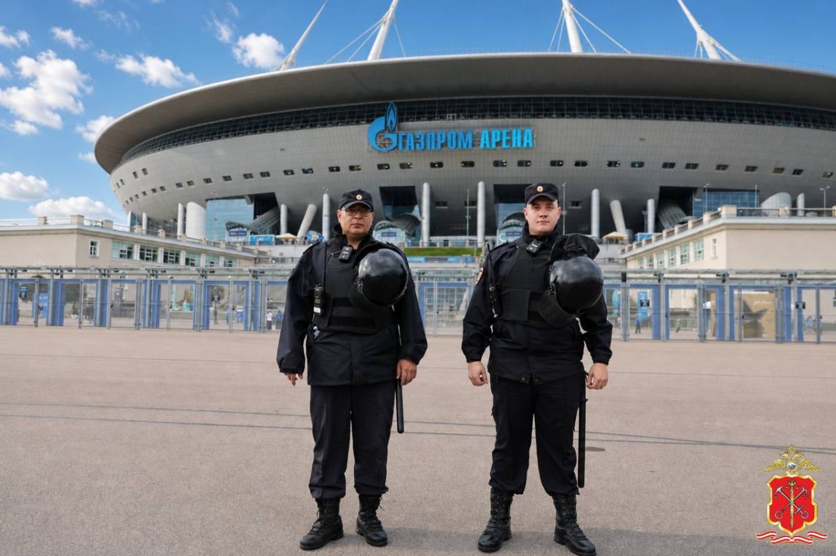 Петербургская полиция обеспечила общественный порядок во время проведения футбольного матча «Зенит»–«Динамо» Петербургская полиция обеспечила общественный порядок во время проведения футбольного матча «Зенит»–«Динамо»