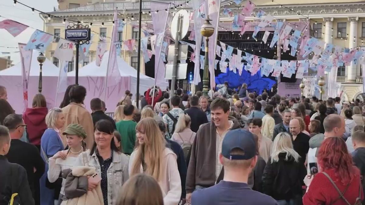 Сразу три поющих моста и одна крепость появились в Питере