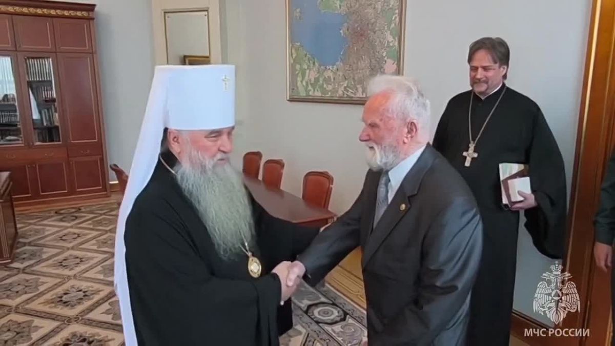 Заслуженный ветеран пожарной охраны Леонид Иванович Исаченко отмечен почетным знаком Санкт-Петербургской митрополии
