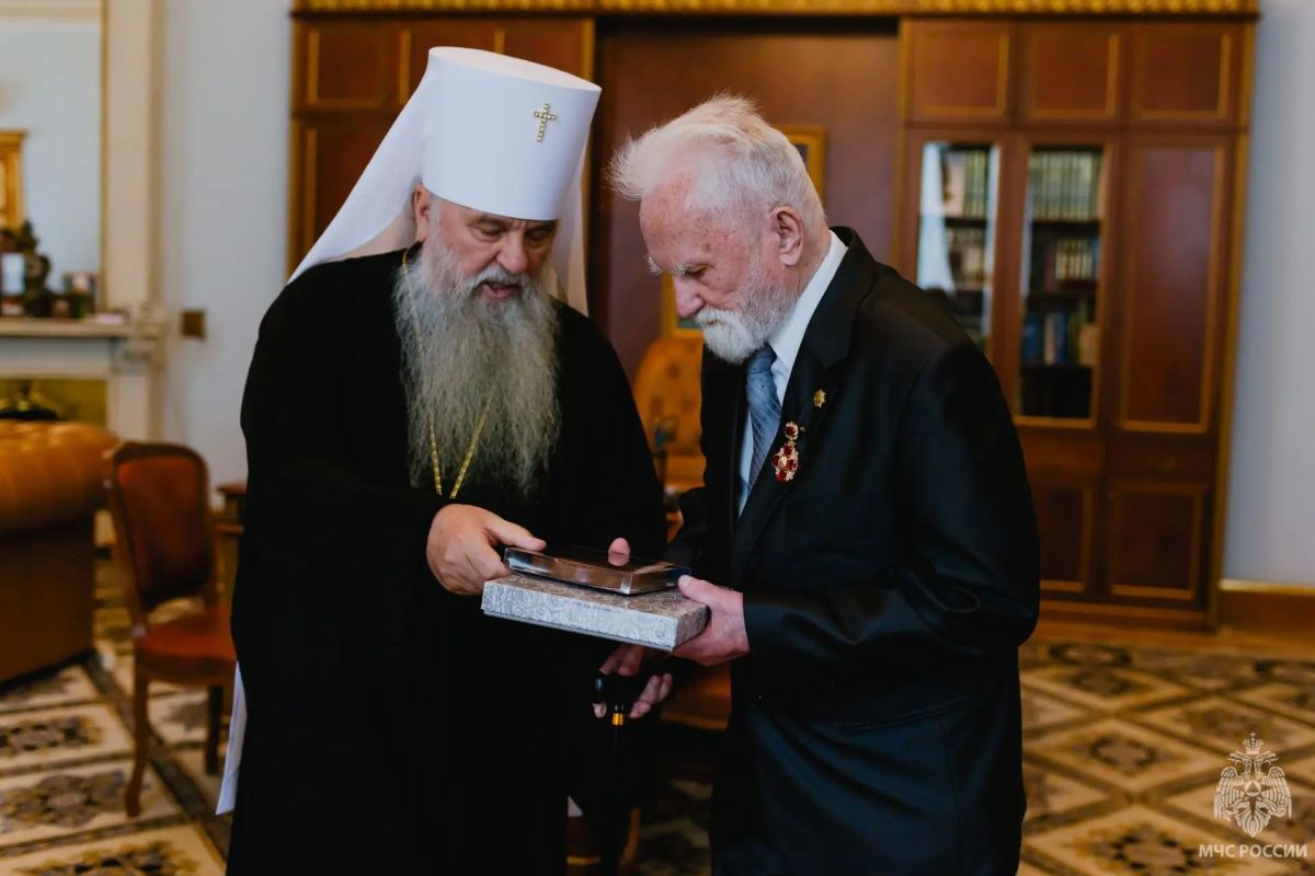 Заслуженный ветеран пожарной охраны Леонид Иванович Исаченко отмечен почетным знаком Санкт-Петербургской митрополии Заслуженный ветеран пожарной охраны Леонид Иванович Исаченко отмечен почетным знаком Санкт-Петербургской митрополии