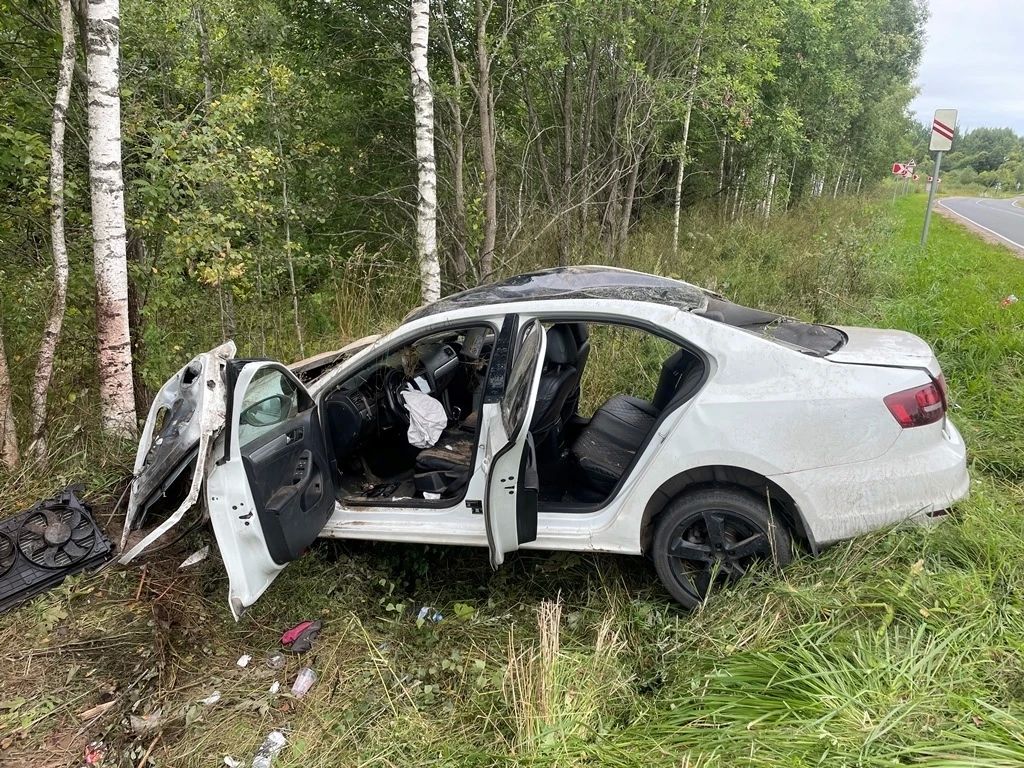 Двое детей погибли в ДТП на трассе М-11 «Нева» Двое детей погибли в ДТП на трассе М-11 «Нева»