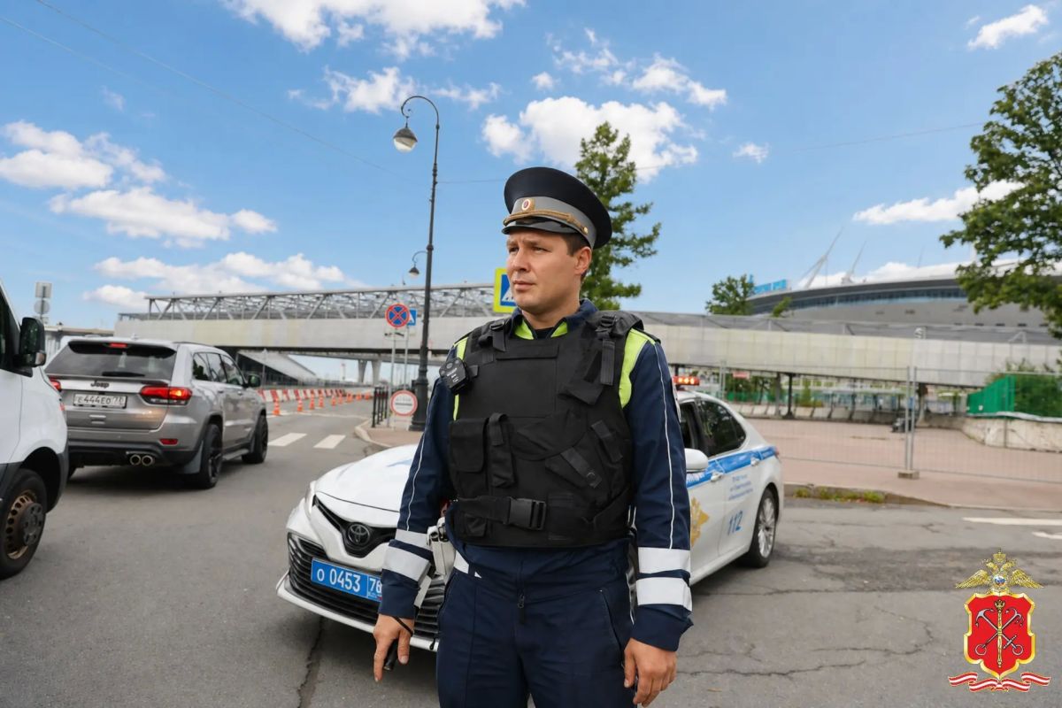 Петербургская полиция обеспечила общественный порядок во время проведения футбольного матча «Зенит»–«Динамо» Петербургская полиция обеспечила общественный порядок во время проведения футбольного матча «Зенит»–«Динамо»