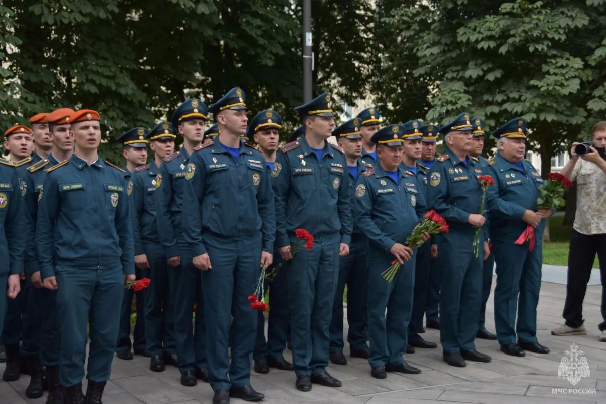 В Санкт-Петербурге почтили память Героя России генерала армии Евгения Зиничева В Санкт-Петербурге почтили память Героя России генерала армии Евгения Зиничева