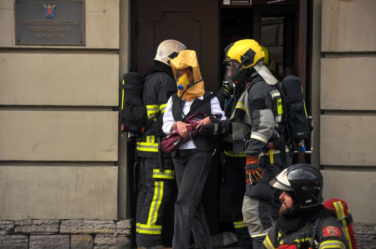 В здании Санкт-Петербургской избирательной комиссии прошли пожарно-тактические учения с участием подразделений Главного управления МЧС России по Санкт-Петербургу В здании Санкт-Петербургской избирательной комиссии прошли пожарно-тактические учения с участием подразделений Главного управления МЧС России по Санкт-Петербургу