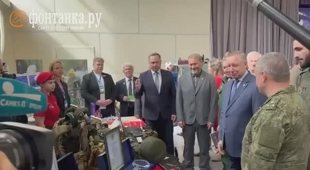 Губернатору Петербурга показали сбитые БПЛА на выставке достижений Курортного района