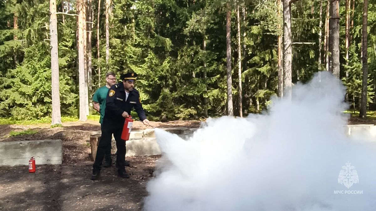 "Пожарная тренировка" в Детском оздоровительном лагере "Ракета" "Пожарная тренировка" в Детском оздоровительном лагере "Ракета"