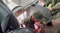Александр Коц: «Доча! Скоро буду дома!» Первые кадры наших парней на свободе. Сегодня прошел очередной обмен пленными по формуле 103 на 103