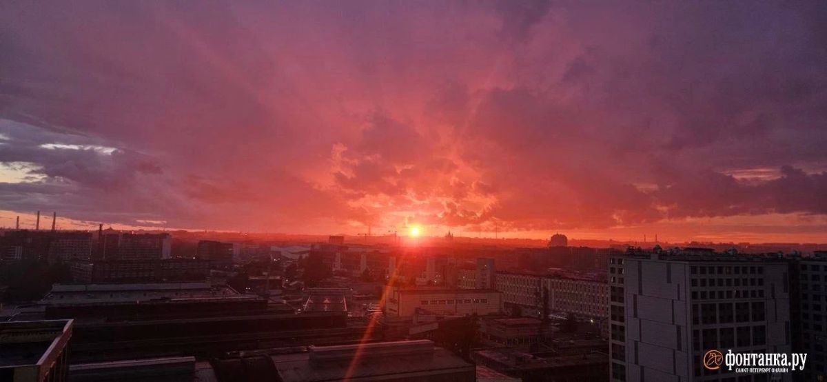 Циклон уходит красиво. Фотографиями живописного неба делятся читатели Циклон уходит красиво. Фотографиями живописного неба делятся читатели
