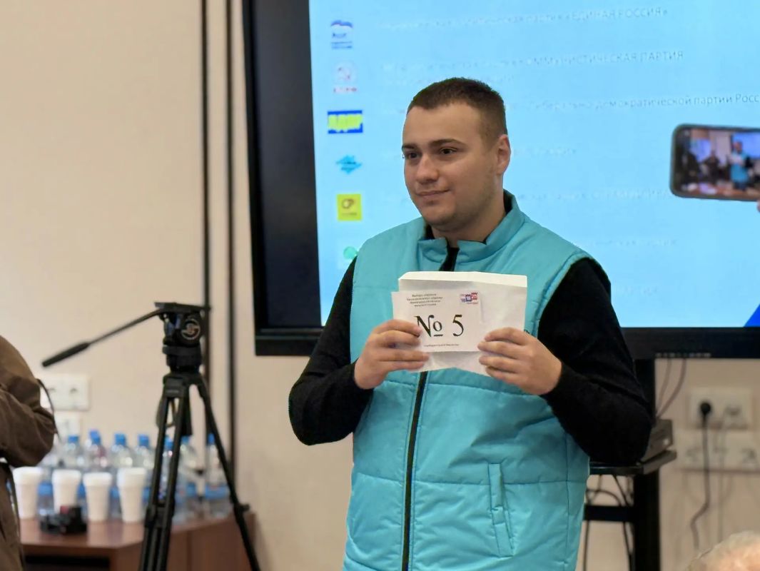 Состоялась жеребьёвка по размещению наименований и эмблем политических партий в избирательном бюллетене на выборах депутатов областного парламента Состоялась жеребьёвка по размещению наименований и эмблем политических партий в избирательном бюллетене на выборах депутатов областного парламента