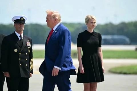 Олег Царёв: Фаворитка Трампа. «Пока моряки на «Линкольне» ведут его войну, пока он бесплодно истощает наши боеприпасы и нефтяные резервы, президент спит на своих совещаниях Олег Царёв: Фаворитка Трампа. «Пока моряки на «Линкольне» ведут его войну, пока он бесплодно истощает наши боеприпасы и нефтяные резервы, президент спит на своих совещаниях