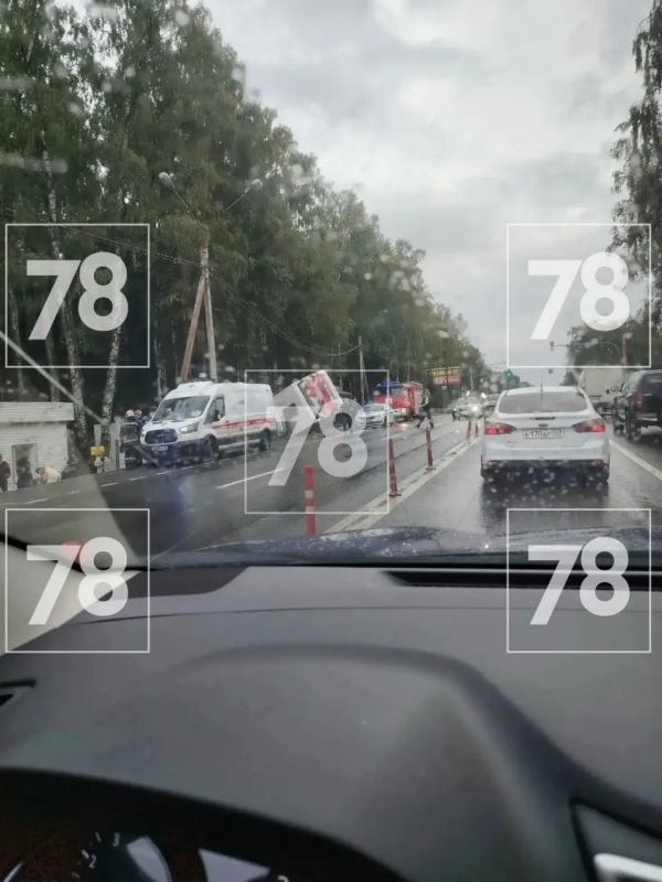 Очевидец рассказал о перевернувшемся автобусе