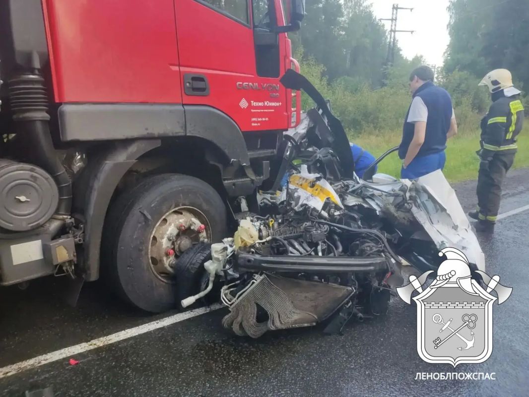 Таксист погиб в ДТП с мусоровозом во Всеволожском районе Таксист погиб в ДТП с мусоровозом во Всеволожском районе