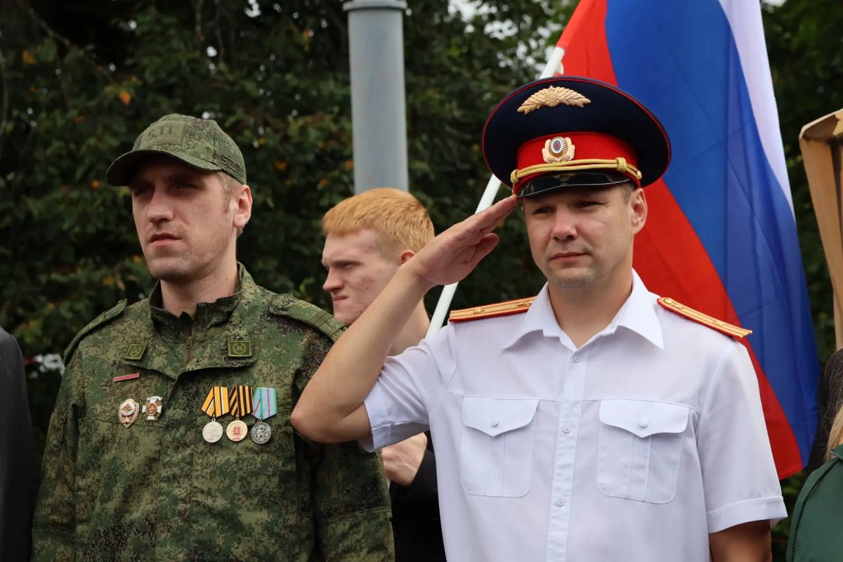 Сотрудники ГСУ СК России по городу Санкт-Петербургу приняли участие в торжественных мероприятиях, посвященных Дню Государственного флага России Сотрудники ГСУ СК России по городу Санкт-Петербургу приняли участие в торжественных мероприятиях, посвященных Дню Государственного флага России
