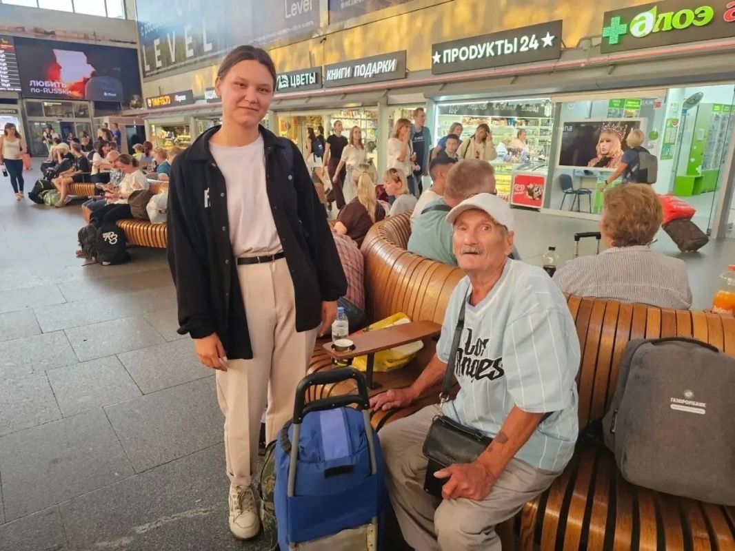 Волонтеры Ленобласти помогли пожилому мужчине вернуться домой в Тульскую область