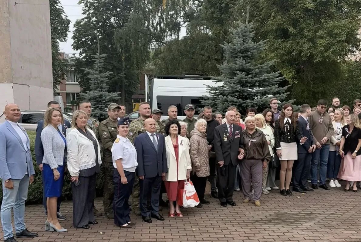 Сотрудники ГСУ СК России по городу Санкт-Петербургу приняли участие в торжественных мероприятиях, посвященных Дню Государственного флага России Сотрудники ГСУ СК России по городу Санкт-Петербургу приняли участие в торжественных мероприятиях, посвященных Дню Государственного флага России