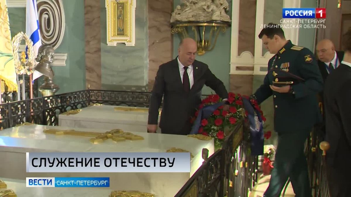 В День офицера торжественную церемонию провели в Петропавловском соборе