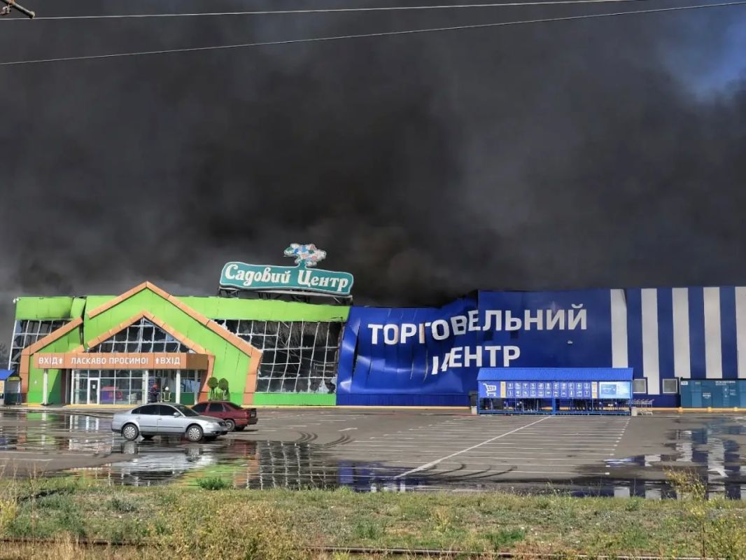 «Больше всех радовались в «МакДональдсе: Одесса отметила «незалежность» взрывами и столбами дыма