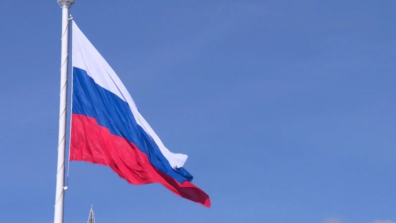 Участники программы «Время героев»: Российский триколор объединяет страну и символизирует победу