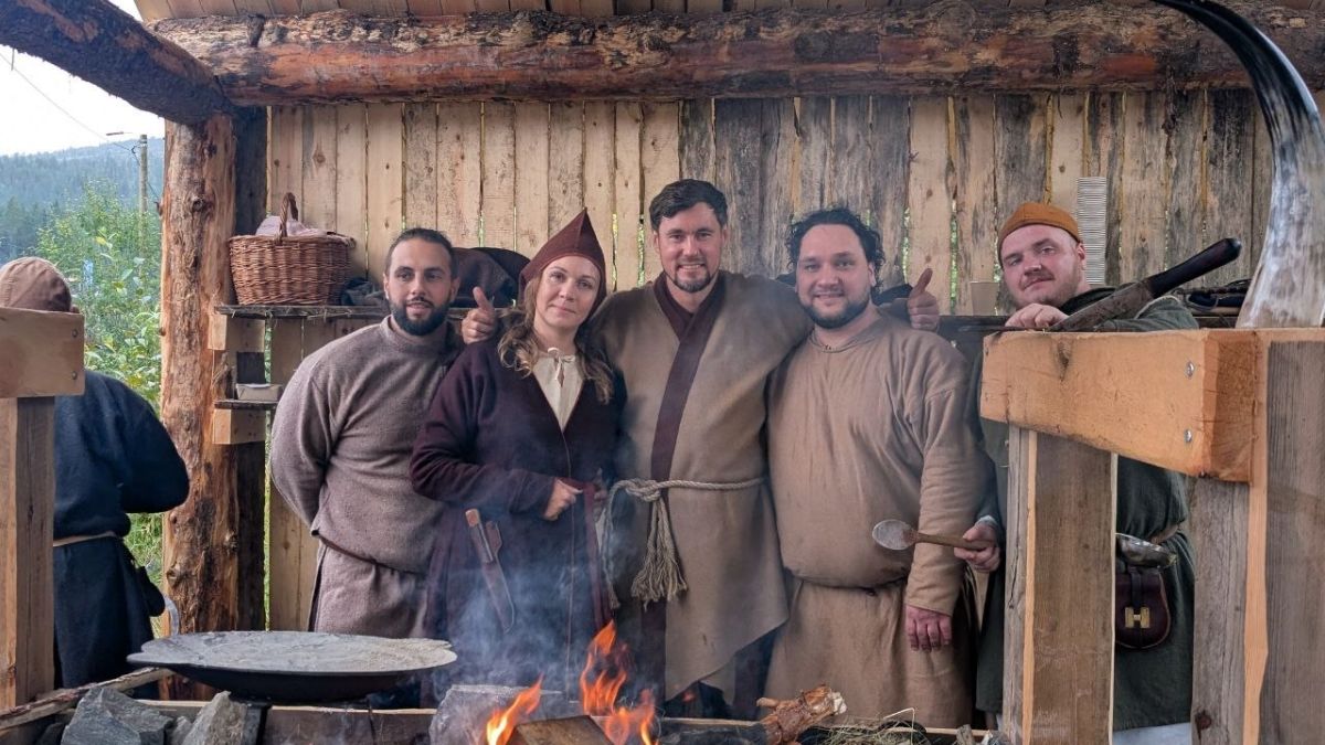 Север для всех. Гости фестиваля «Имандра» попали эпоху в викингов и древних сказаний Север для всех. Гости фестиваля «Имандра» попали эпоху в викингов и древних сказаний