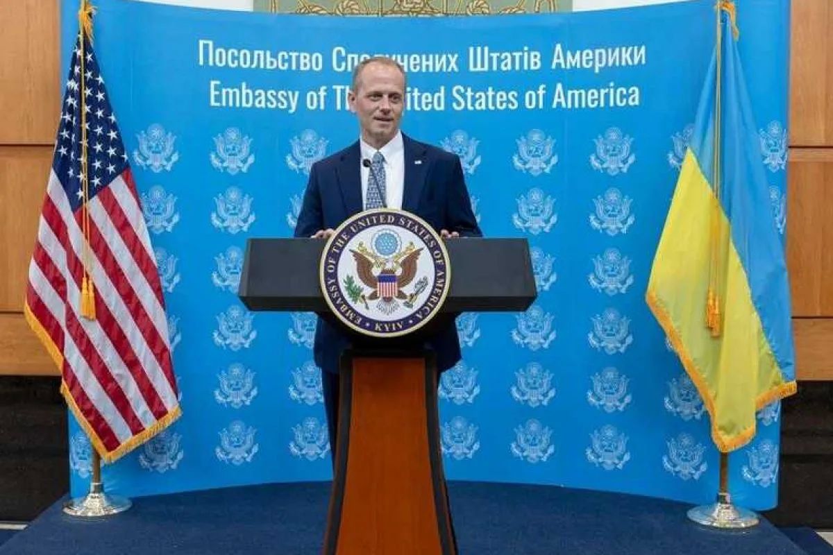 Кто тут временные? США за одно лето сменили уже третьего главу в киевском посольстве