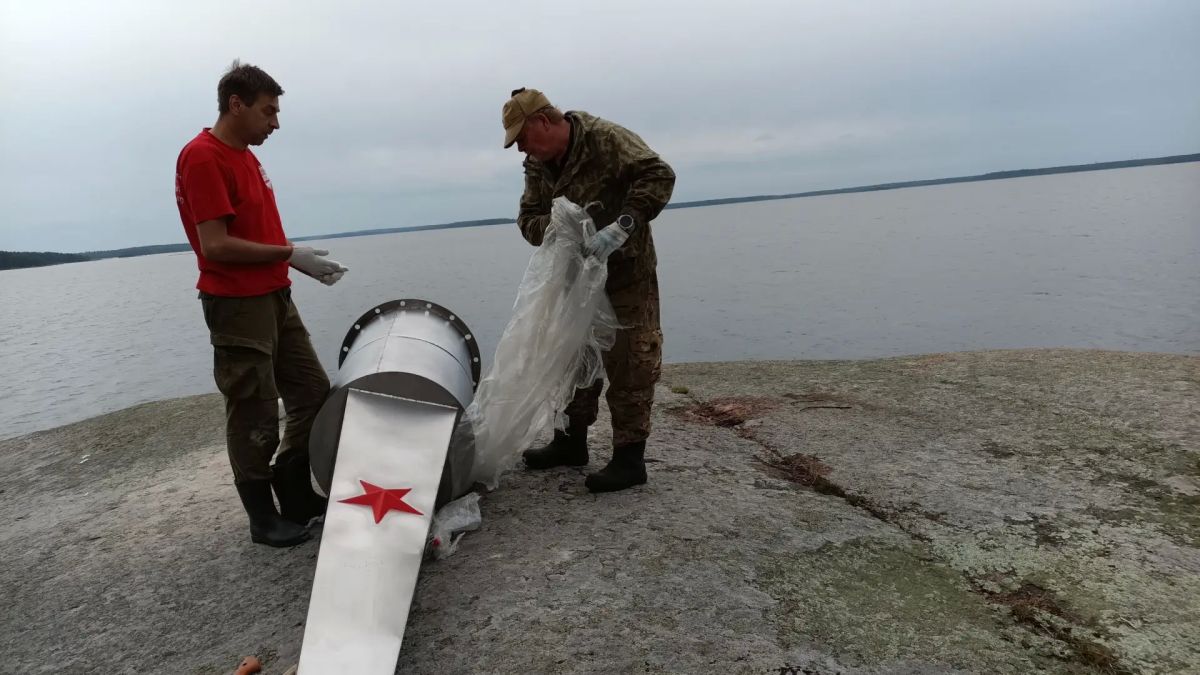 На острове Большой Игольчатый установили памятную стелу На острове Большой Игольчатый установили памятную стелу