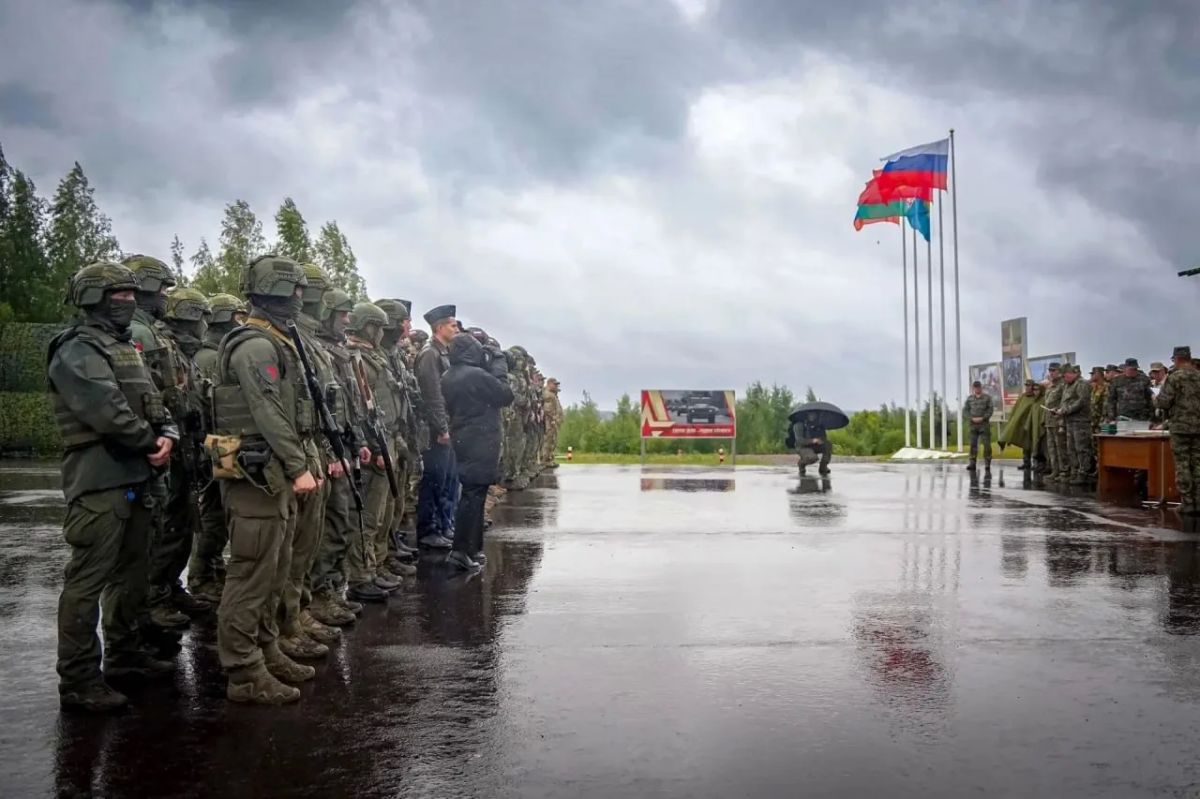 ФСБ и Росгвардия провели совместные учения под Петербургом ФСБ и Росгвардия провели совместные учения под Петербургом