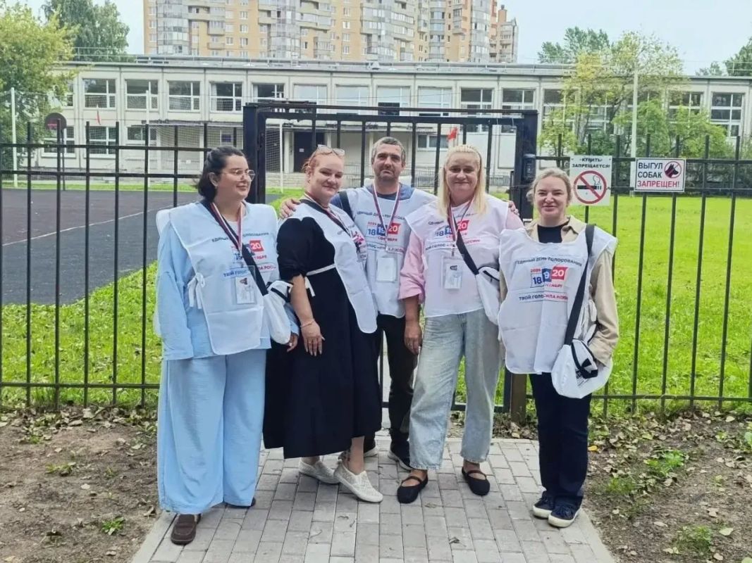Собрали новые фотографии «ИнформУИК» из разных районов Петербурга