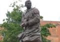 Писал стихи в концлагере, казнён на гильотине