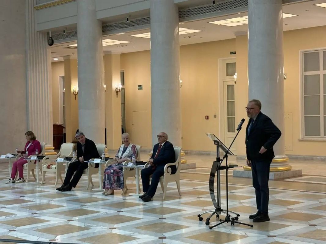 Виталий Милонов: Образование начинается с учителя Виталий Милонов: Образование начинается с учителя