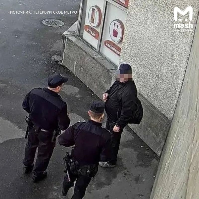 Мастурбатора с фиолетовой ветки оперативно задержали после публикации новости — там же, в питерском метро, сегодня около 6 утра Мастурбатора с фиолетовой ветки оперативно задержали после публикации новости — там же, в питерском метро, сегодня около 6 утра
