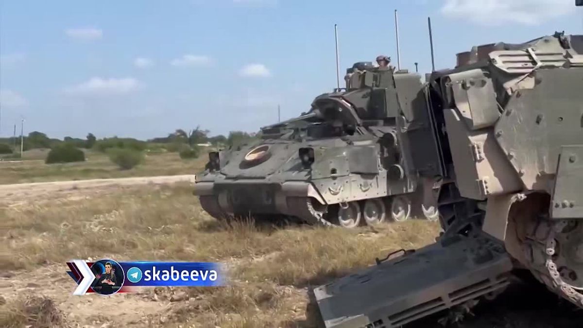 Армия США на военных учениях начала использовать БМП Bradley для перевозки наземных дронов FireAnt