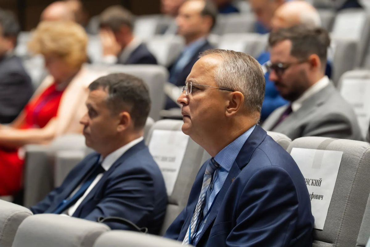 Валерий Фальков выступил на выездном совещании, посвященном повышению качества подготовки абитуриентов для инженерных университетов Валерий Фальков выступил на выездном совещании, посвященном повышению качества подготовки абитуриентов для инженерных университетов