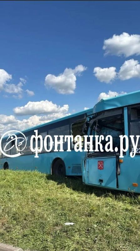 12 человек пострадали во время ДТП с автобусами на Софийской улице