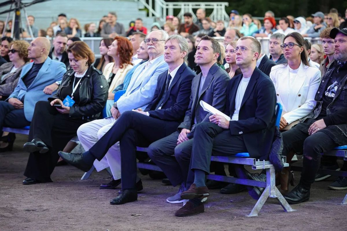 В День российского кино открылся новый международный кинофестиваль «Огни большого города» В День российского кино открылся новый международный кинофестиваль «Огни большого города»