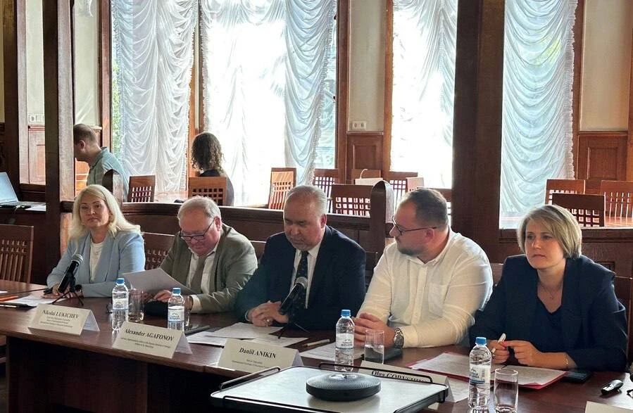 Посольство России в ЮАР:. 14 августа 2026 года на площадке Санкт-Петербургской торгово-промышленной палаты состоялась торжественная церемония выпуска руководителей государственного энергетического холдинга Южно-Африканской... Посольство России в ЮАР:. 14 августа 2026 года на площадке Санкт-Петербургской торгово-промышленной палаты состоялась торжественная церемония выпуска руководителей государственного энергетического холдинга Южно-Африканской...