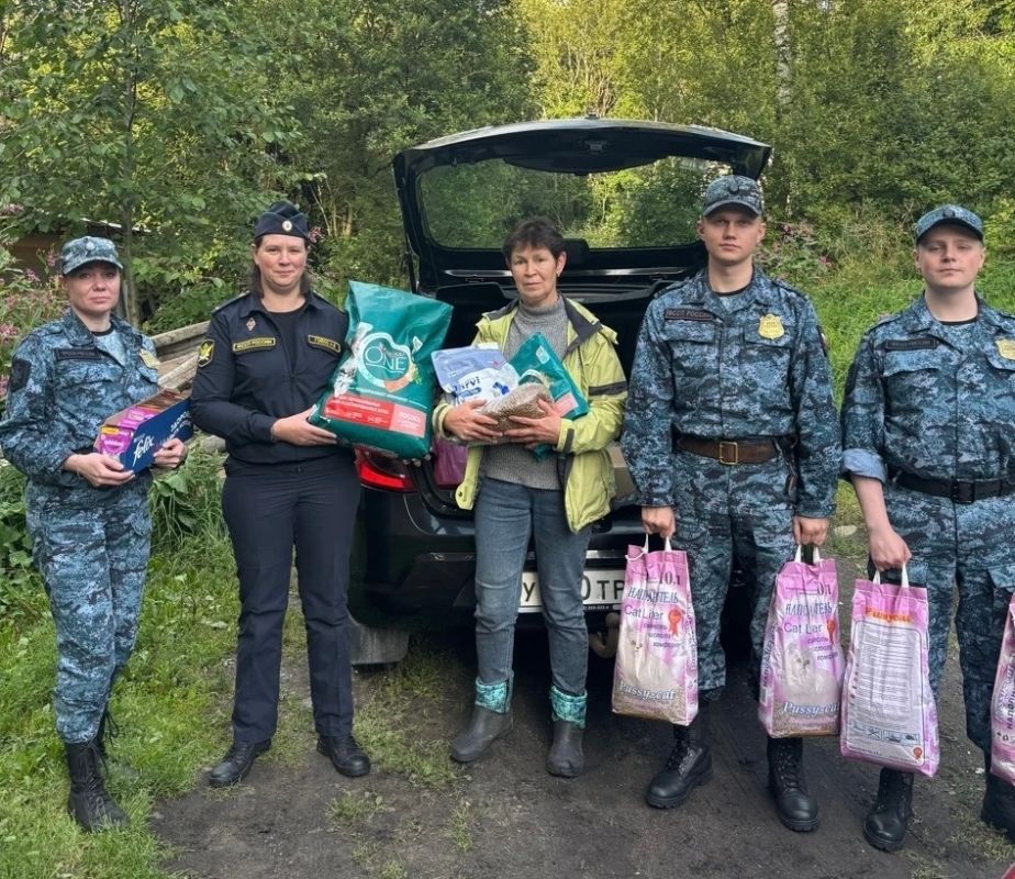 Приставы Подпорожского района навестили приют для бездомных животных