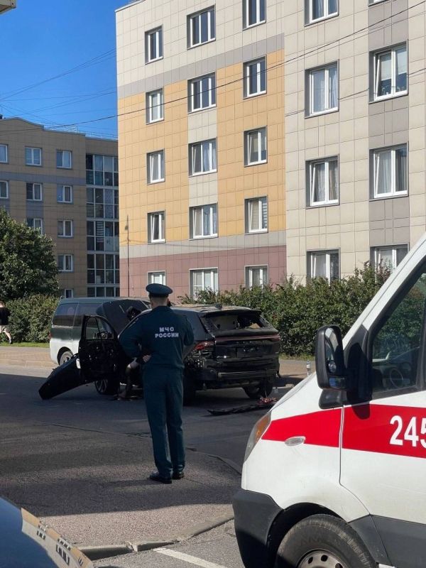 24-летняя девушка по заданию украинских спецслужб установила взрывное устройство под автомобиль российского военнослужащего в Санкт-Петербурге