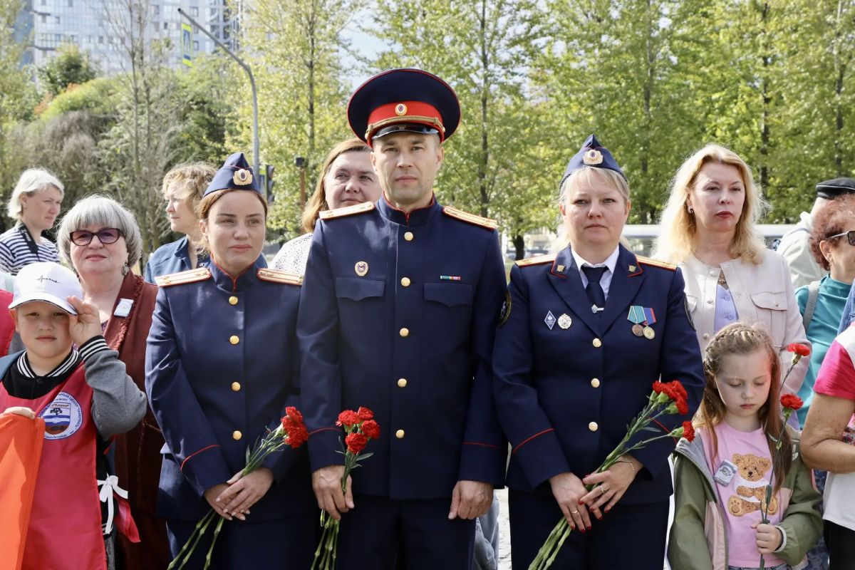 Сотрудники ГСУ СК России по городу Санкт-Петербургу приняли участие в торжественном мероприятии, посвященном 85-й годовщине Таллинского прорыва Краснознамённого Балтийского флота Сотрудники ГСУ СК России по городу Санкт-Петербургу приняли участие в торжественном мероприятии, посвященном 85-й годовщине Таллинского прорыва Краснознамённого Балтийского флота