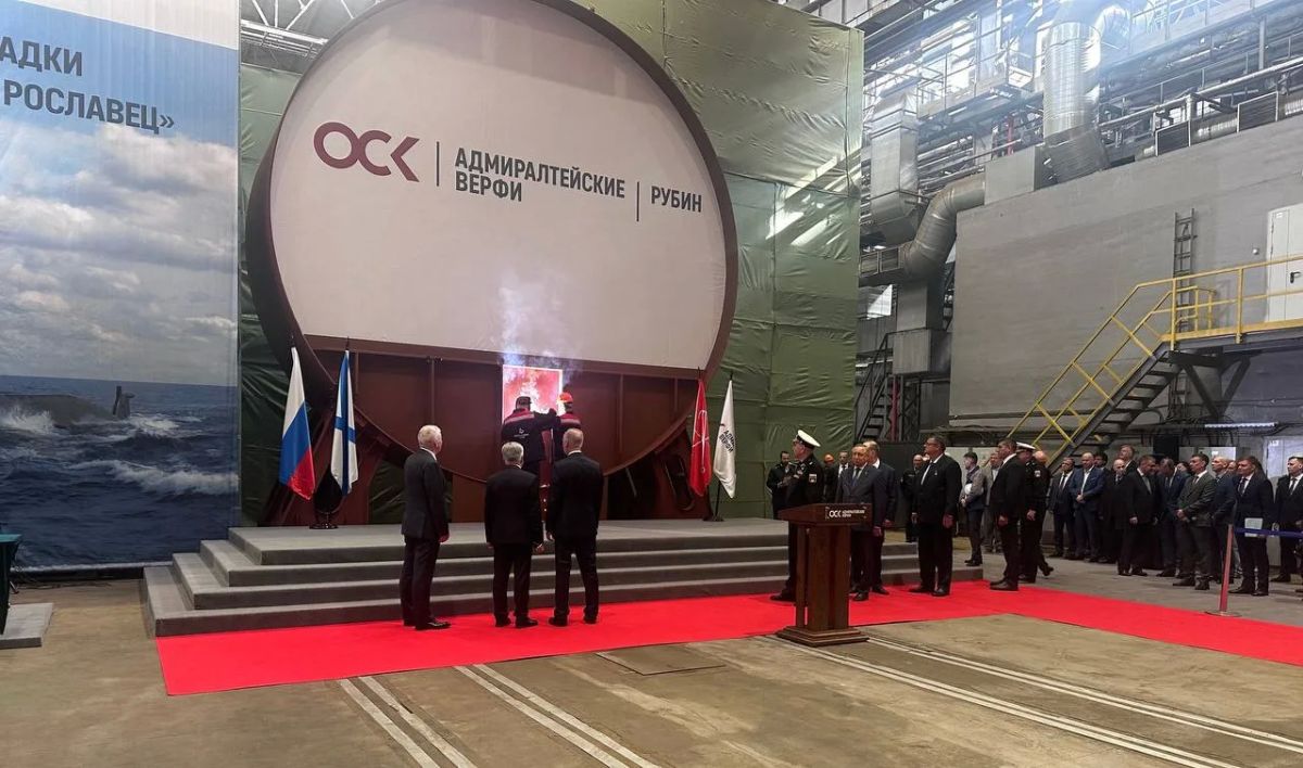 Вчера, на предприятии ОСК Адмиралтейские верфи состоялась торжественная церемония закладки шестой дизель-электрической подводной лодки проекта 677 «Лада» для ВМФ РФ Вчера, на предприятии ОСК Адмиралтейские верфи состоялась торжественная церемония закладки шестой дизель-электрической подводной лодки проекта 677 «Лада» для ВМФ РФ