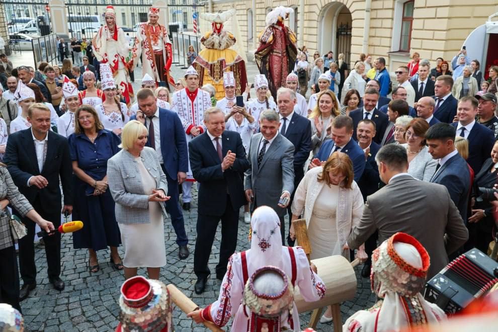 Петербург и Чувашия подписали план сотрудничества на три года Петербург и Чувашия подписали план сотрудничества на три года