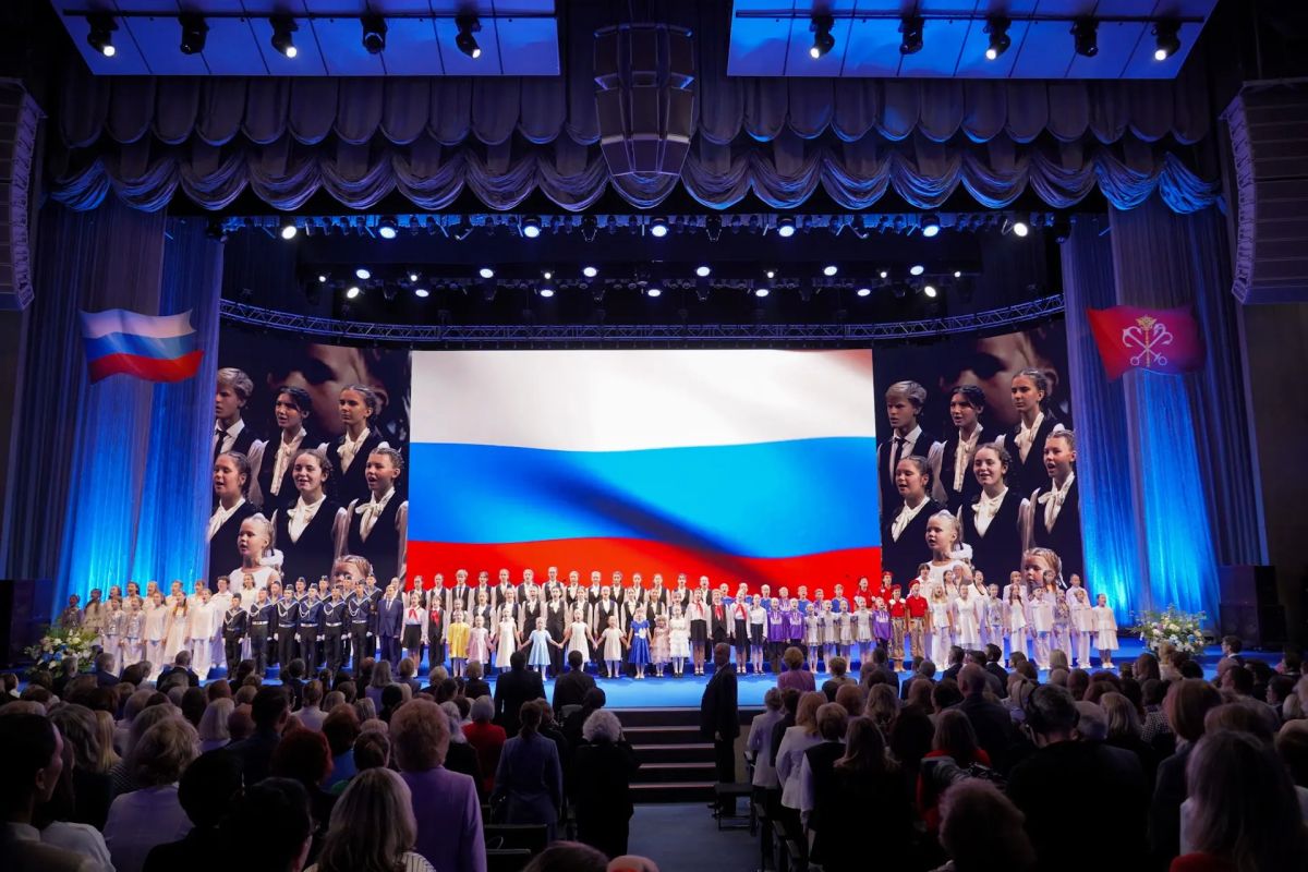 Александр Беглов: На городском педсовете подвели пятилетние итоги технологического обновления системы образования Александр Беглов: На городском педсовете подвели пятилетние итоги технологического обновления системы образования