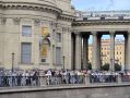 Многотысячная очередь к деснице Спиридона Тримифунтского собралась в Петербурге