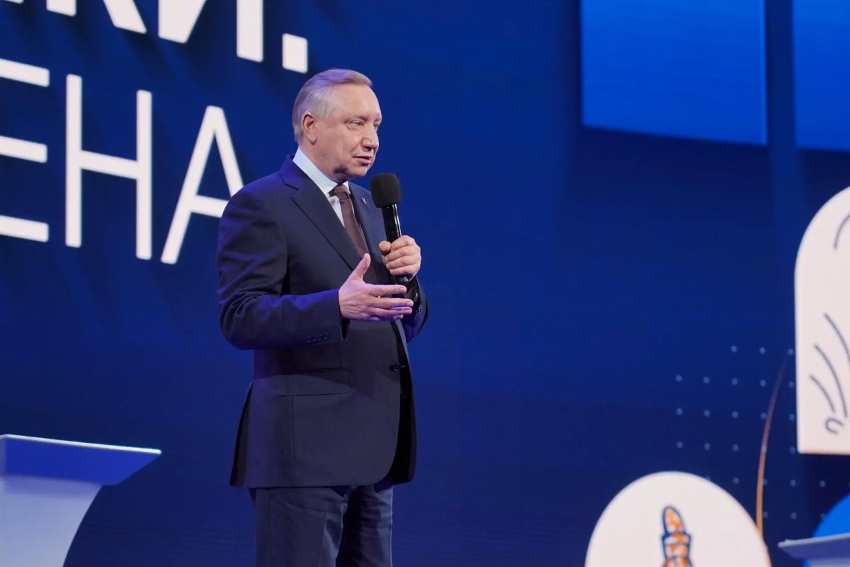 Александр Беглов: На городском педсовете подвели пятилетние итоги технологического обновления системы образования Александр Беглов: На городском педсовете подвели пятилетние итоги технологического обновления системы образования