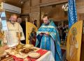 Виталий Милонов: Поздравляем всех с воскресным днём! Служим святую Литургию в церкви Рождества святителя Николая в Шушарах (Пушкинский район Санкт-Петербурга)