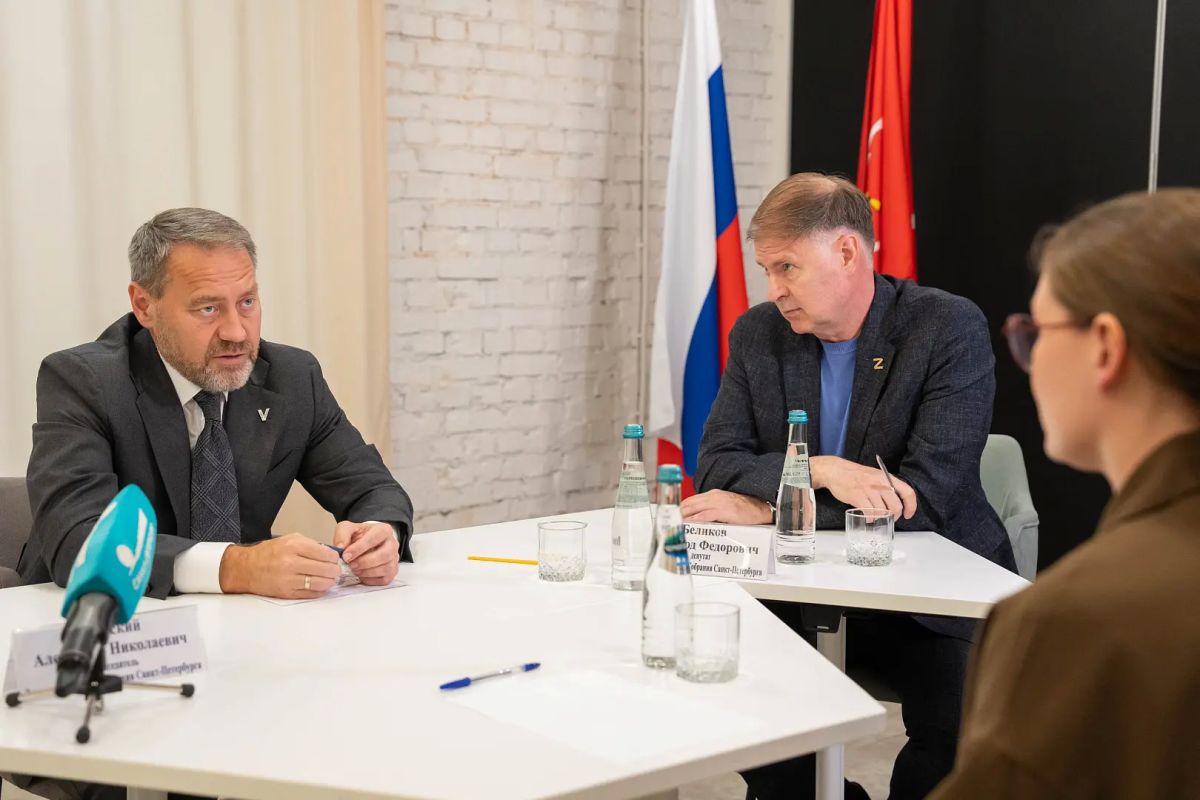Председатель Законодательного Собрания Александр Бельский встретился с жителями Красногвардейского района Председатель Законодательного Собрания Александр Бельский встретился с жителями Красногвардейского района