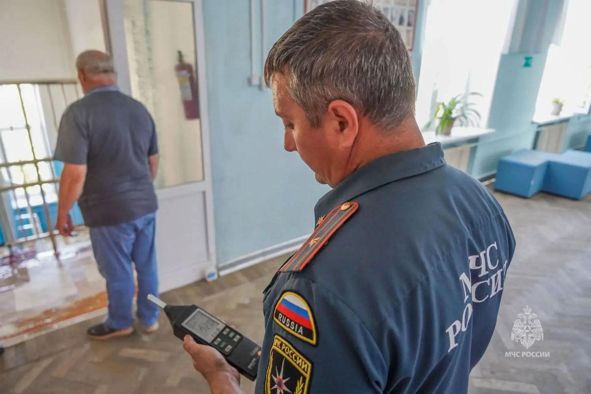 Инспекторы МЧС России завершили комплекс надзорных и профилактических мероприятий в учреждениях образования к началу учебного года Инспекторы МЧС России завершили комплекс надзорных и профилактических мероприятий в учреждениях образования к началу учебного года