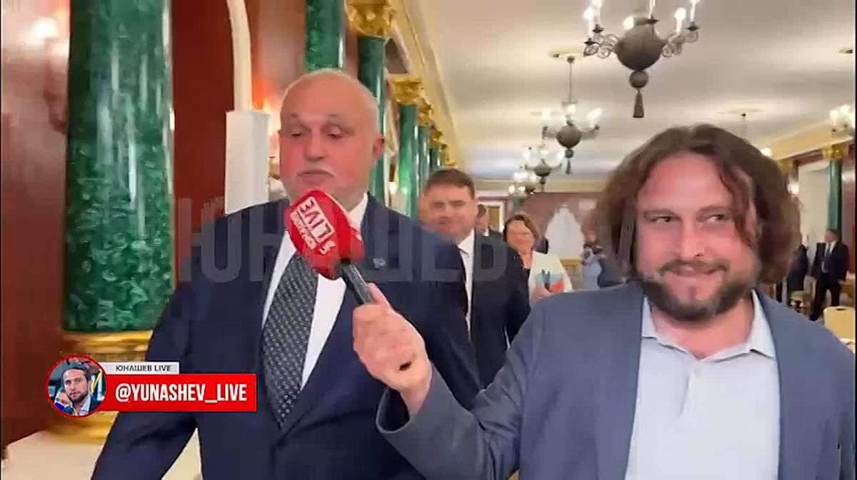 Александр Юнашев: 1 сентября - не только День знаний, но и повод подвести итоги августа. Чем нам запомнится последний летний месяц этого года? Дискуссия месяца — предложение усложнить задания ЕГЭ от помощника президента...