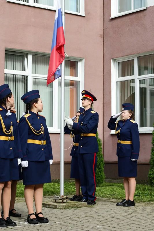 В Ленинградской области сотрудники регионального управления СК приняли участие в торжественных линейках профильных кадетских классов Следственного комитета РФ В Ленинградской области сотрудники регионального управления СК приняли участие в торжественных линейках профильных кадетских классов Следственного комитета РФ
